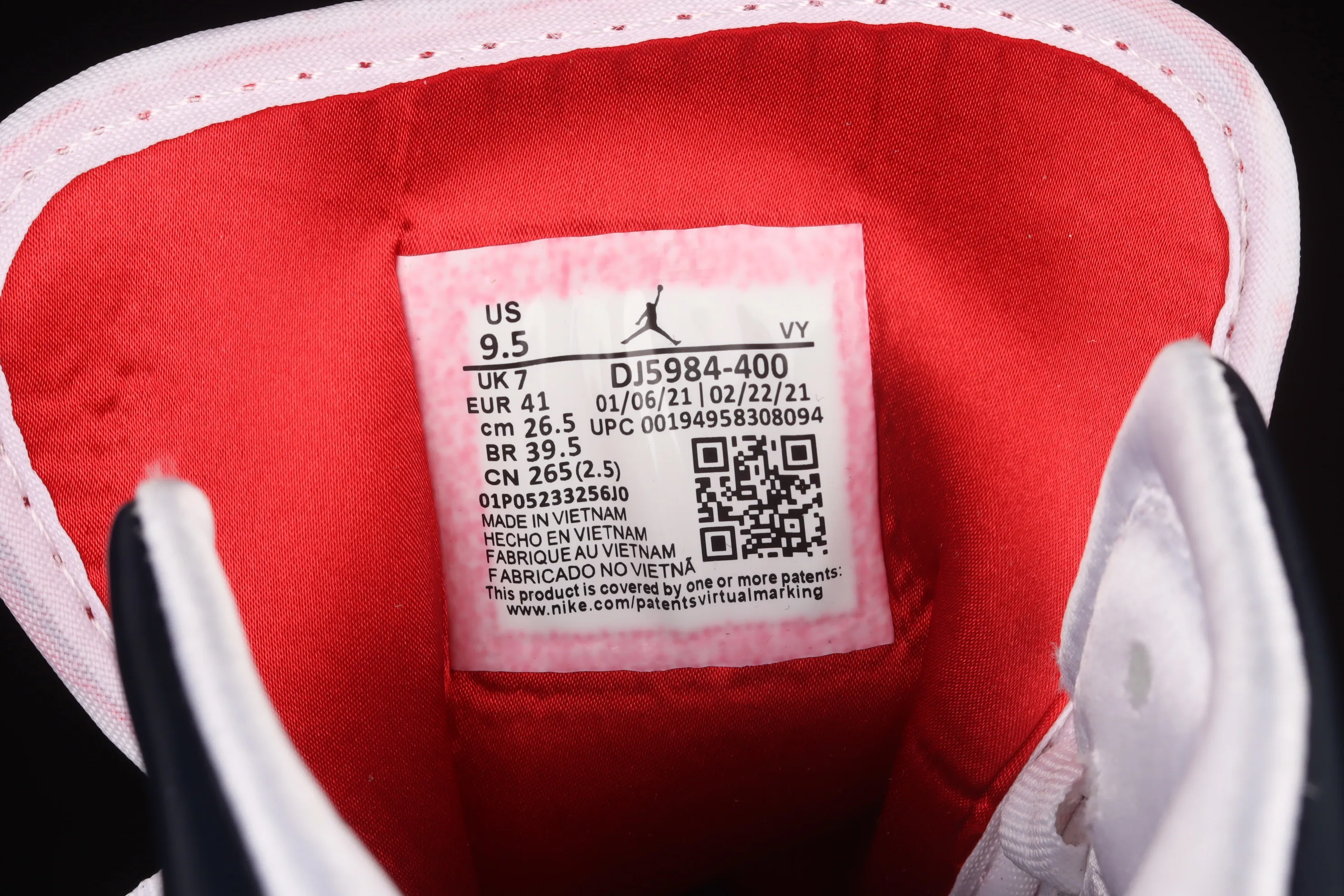 All categories Air Jordan Jordan series basketball shoes Air Jordan 1 Mid Air Jordan 1 Mid AJ1 Joe 1 patent leather color matching mid-top cultural basketball shoes DJ5984-400